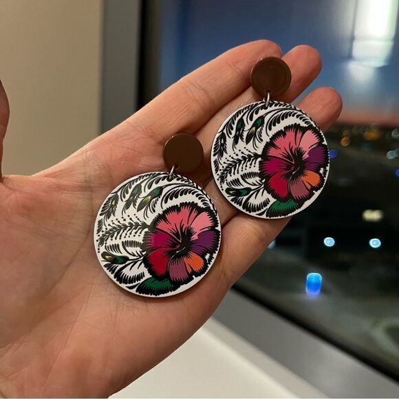 Bohemian Style Handmade Acrylic Tropical Flower Round Earrings - Picture 8 of 13